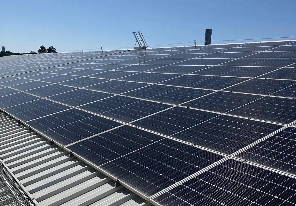NH-Sicherung aus Steatit, Cordierit oder Aluminiumsilikat – zuverlässig für Hochstromanwendungen in Industrie und erneuerbaren Energien