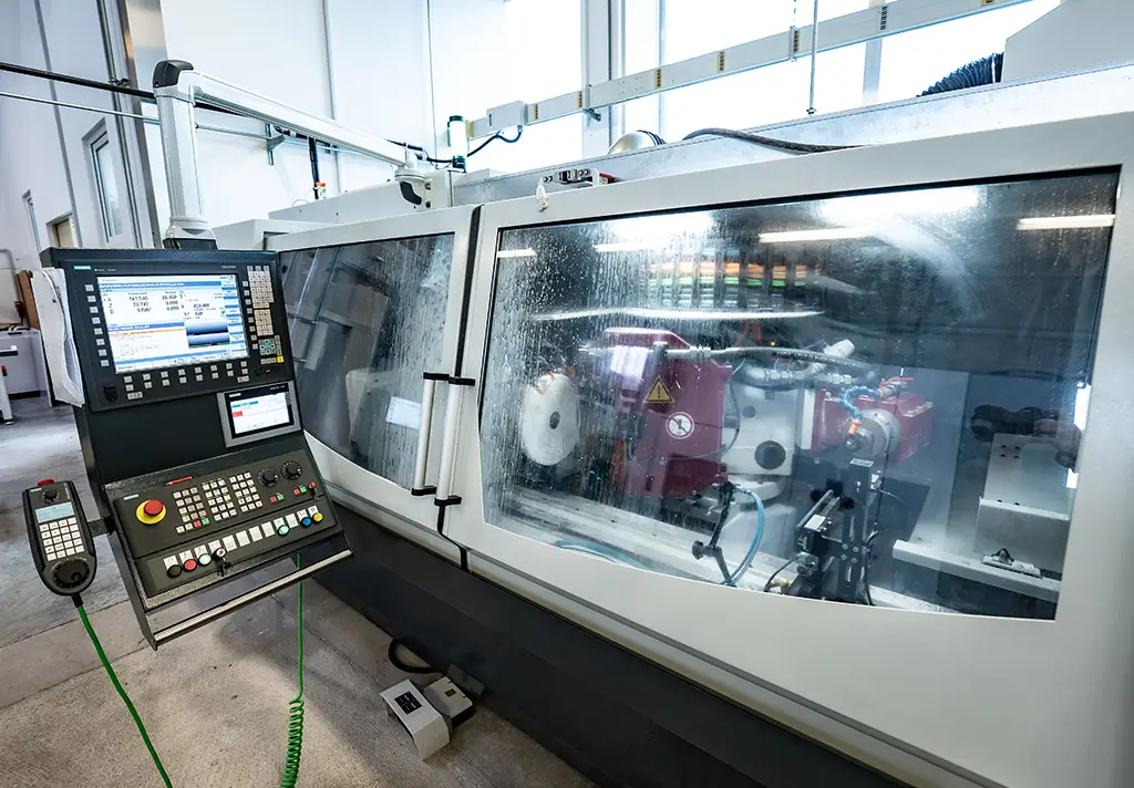 Handel mit Gebrauchtmaschinen für technische Keramik, inklusive Reparaturen, Umbauten und Installation