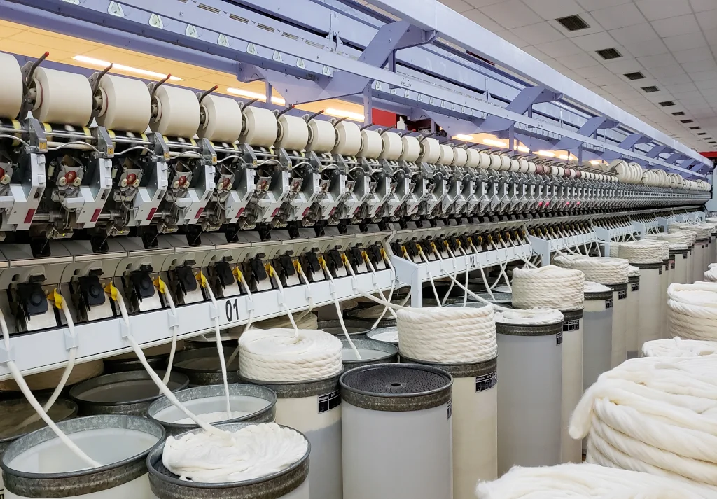 Unser Sortiment umfasst Abzugsdüsen und andere keramische Komponenten, die stabile Garnqualitäten in der Rotor-Spinntechnik gewährleisten