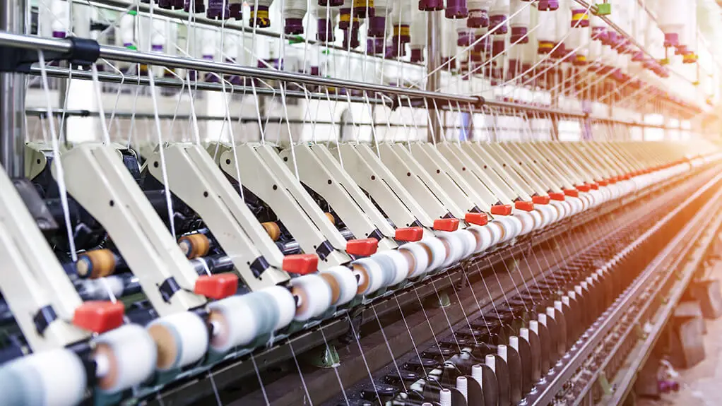 Ceramic machine components for textile engineering with optimized surfaces, innovative coatings, and filtration technologies