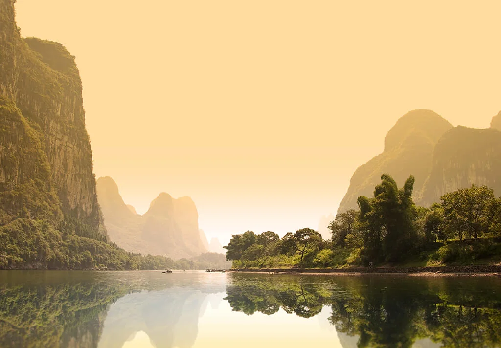 Ceramic filtration systems separate spinning preparations and dyes at up to 90°C, promoting energy efficiency