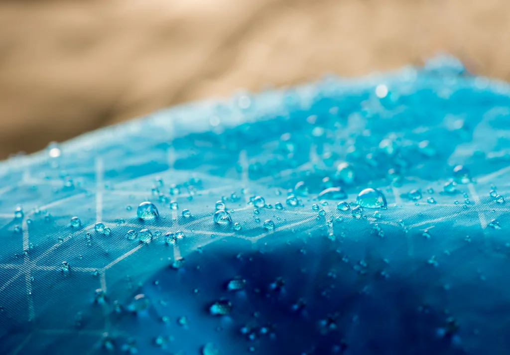 Our high-quality ceramic components, such as preparation nozzles and gears, ensure precise and gentle processing in chemical fiber spinning